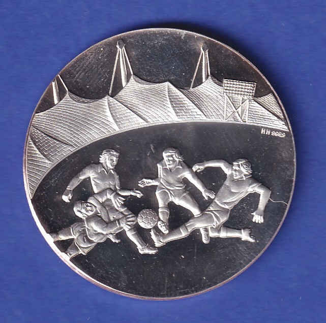 Silbermedaille FußballWM München 1974 Stadtansicht Fußballer Olympiastadion · Tilman Dohren